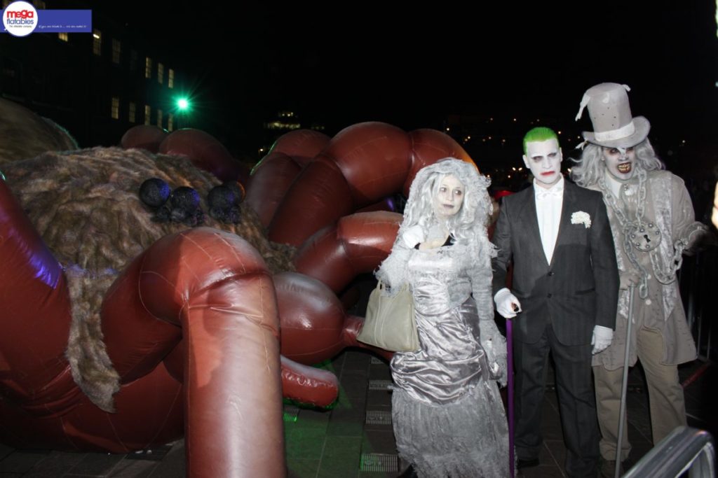 inflatable halloween tarantula