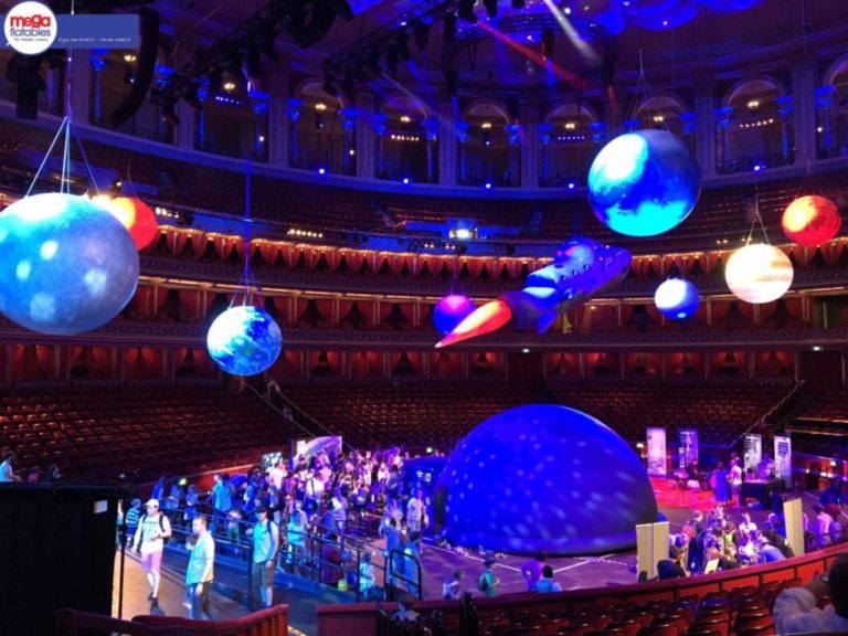 Indoor Event Inflatable Spheres Hanging From Ceiling
