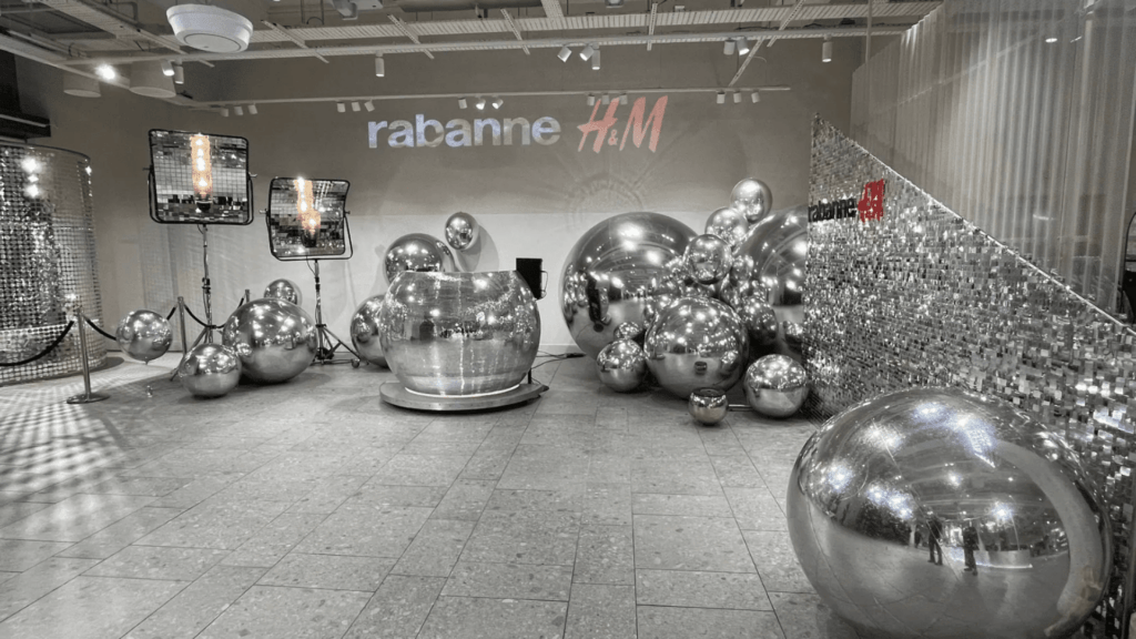 Inflatable reflective silver orbs